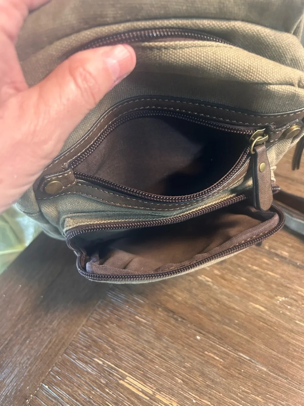 Mutual weave sling bag